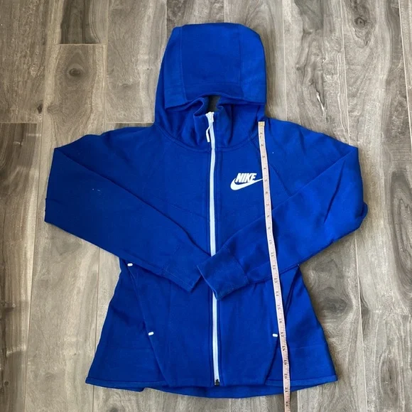 Women’s Nike Tech Fleece - Picture 2 of 6